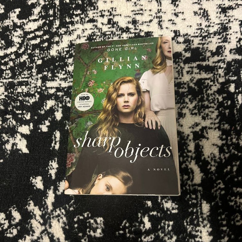 Sharp Objects (Movie Tie-In)