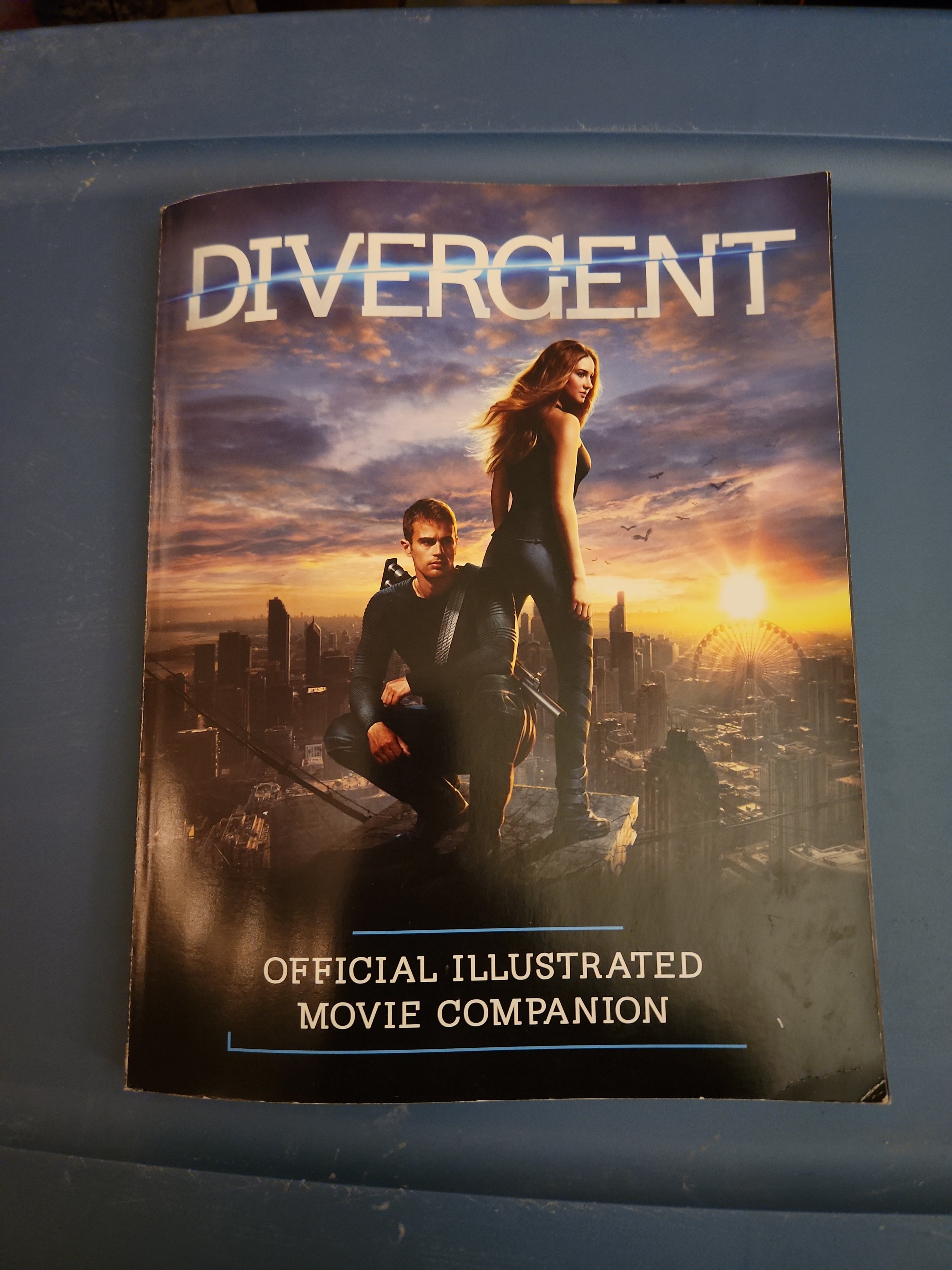 Divergent Official Illustrated Movie Companion