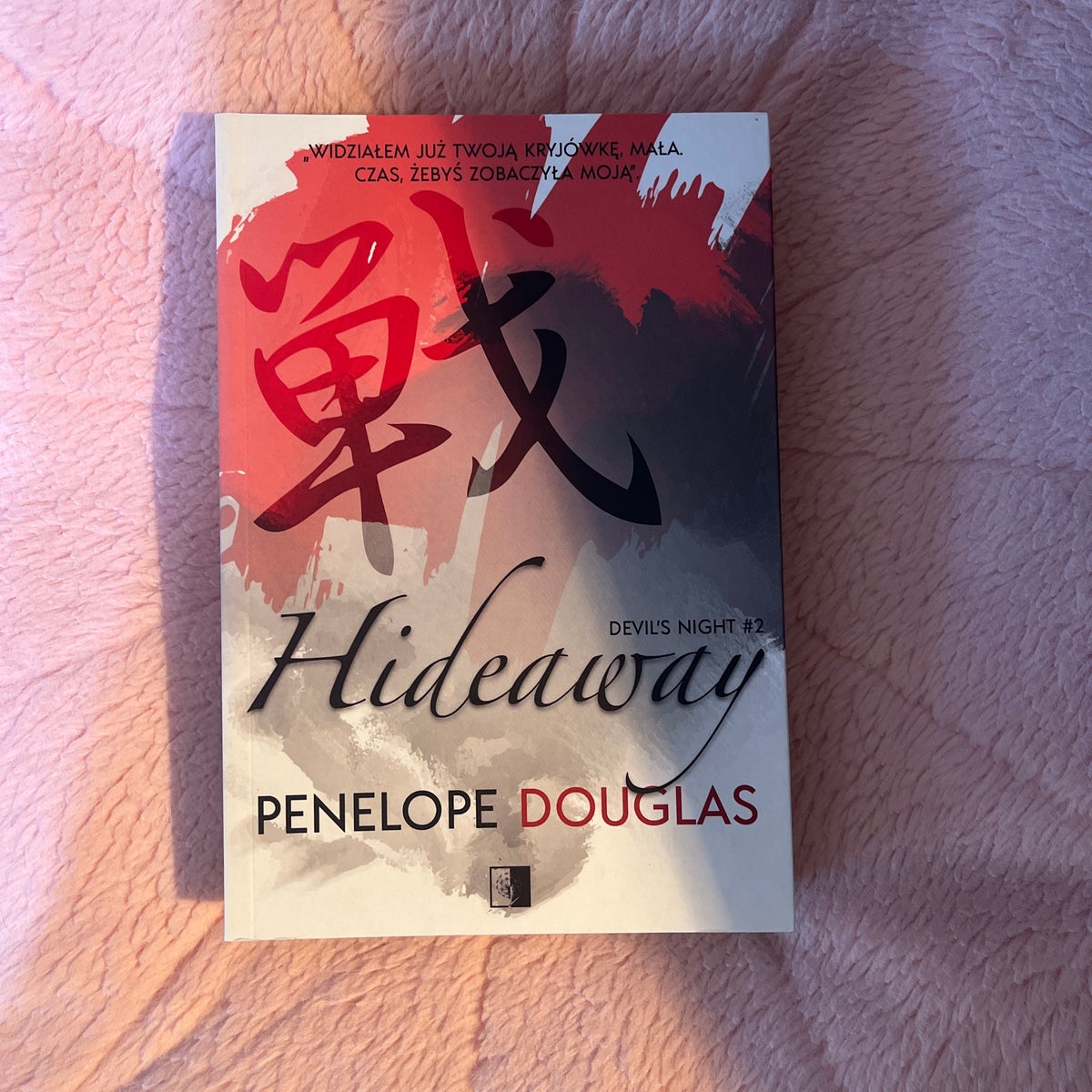 Hideaway penelope deals douglas Polish edition