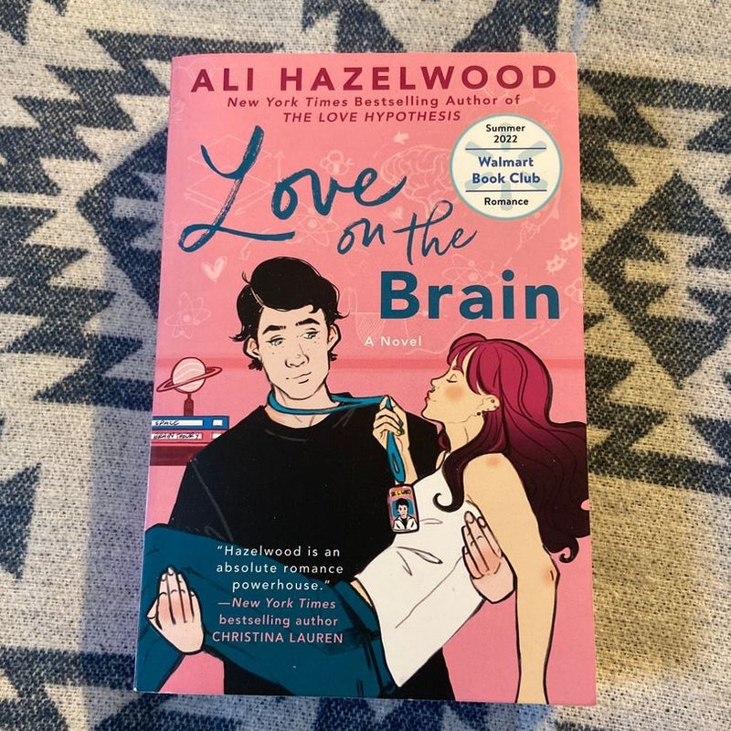 Love on the Brain by Ali Hazelwood, Paperback Pangobooks