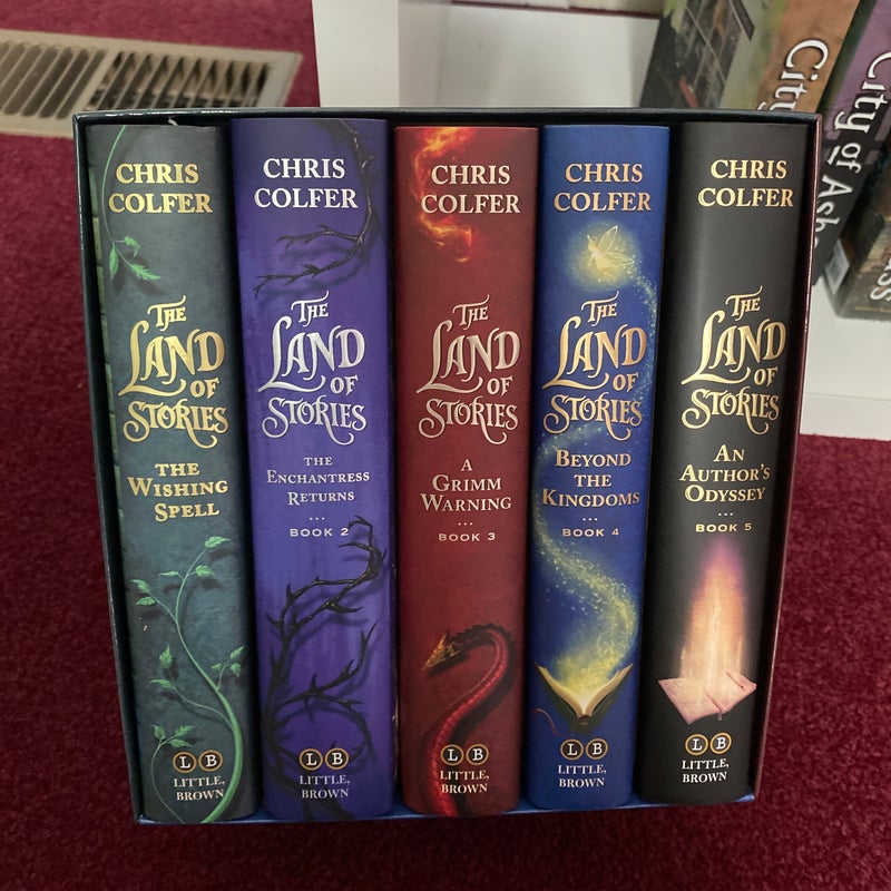 The Land of Stories Hardcover Gift Set