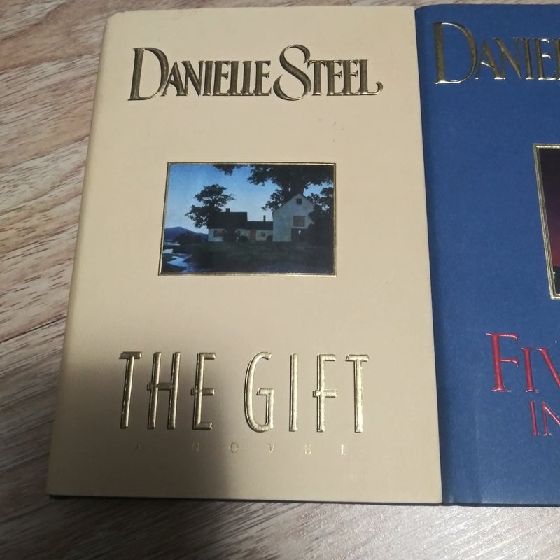 Lot of 2- Danielle Steel Hardcover Novels