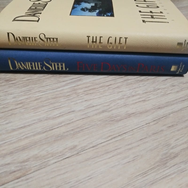 Lot of 2- Danielle Steel Hardcover Novels