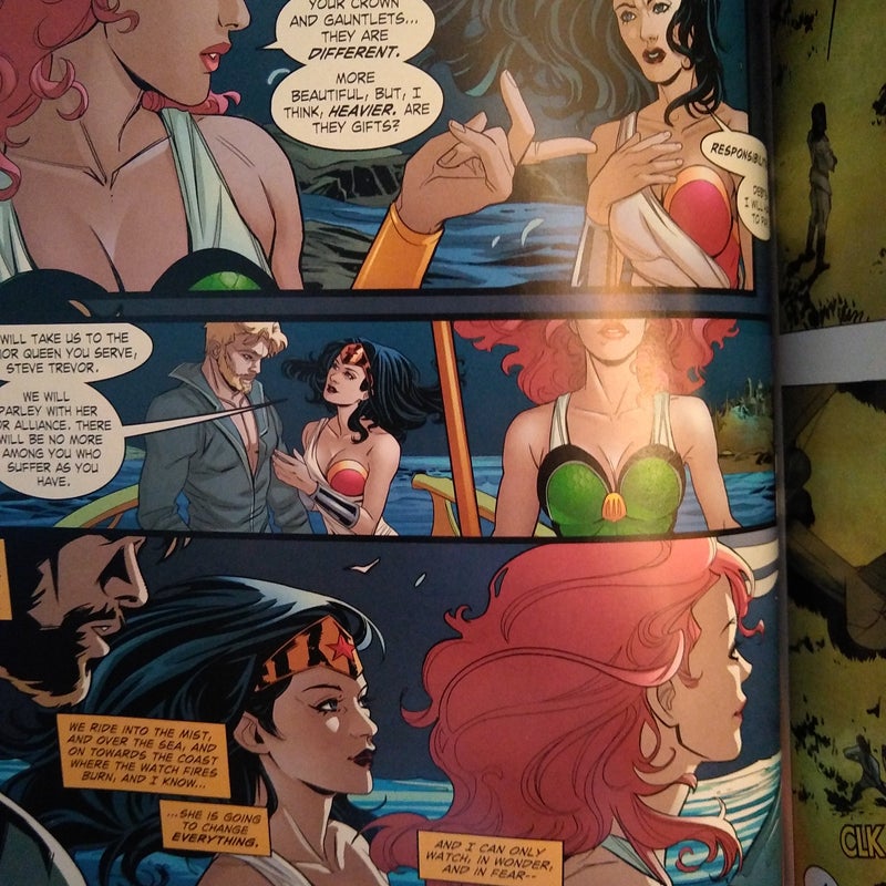 DC Comics Bombshells Vol 1