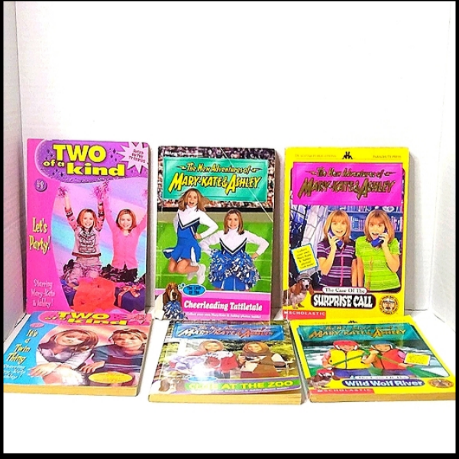 Mary-kate and Ashley books (8)