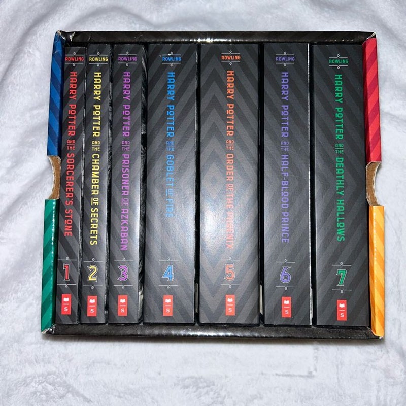 The Complete Harry Potter 7 Books Boxed Set (jk rowling books)