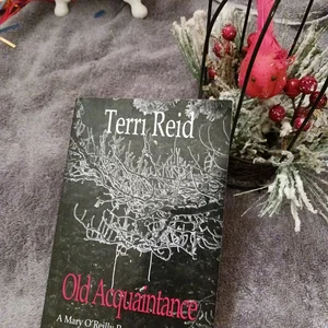 Old Acquaintance - a Mary o'Reilly Paranormal Mystery (Book 19)