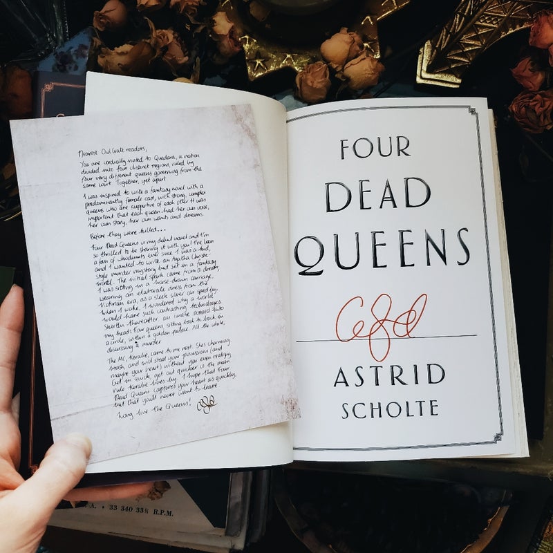 Four Dead Queens / OWLCRATE EXCLUSIVE SIGNED EDITION 