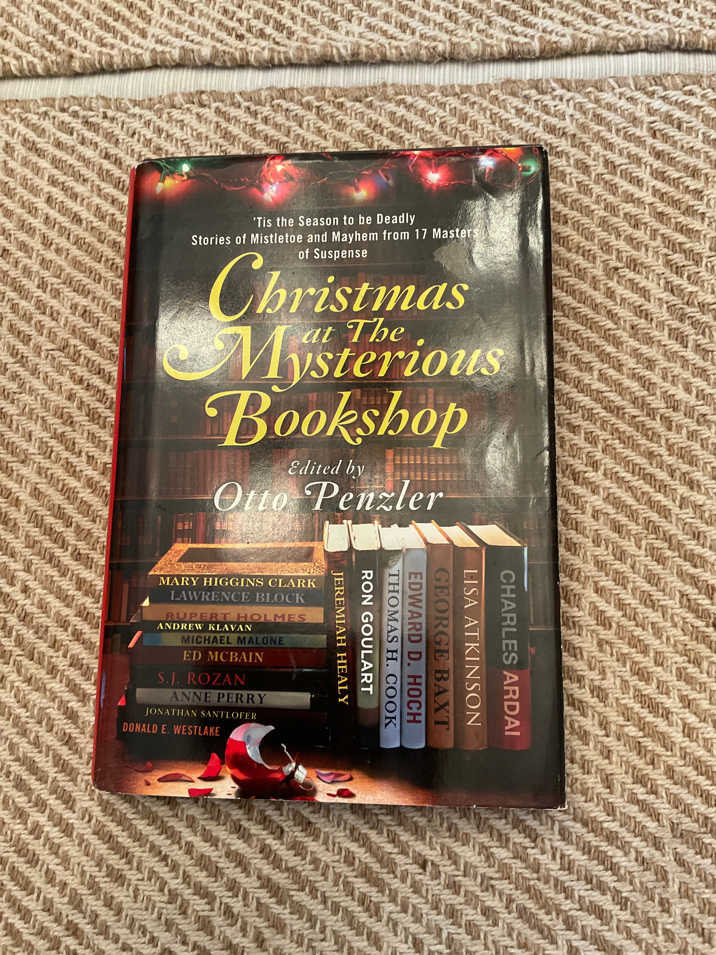 Christmas at the Mysterious Bookshop