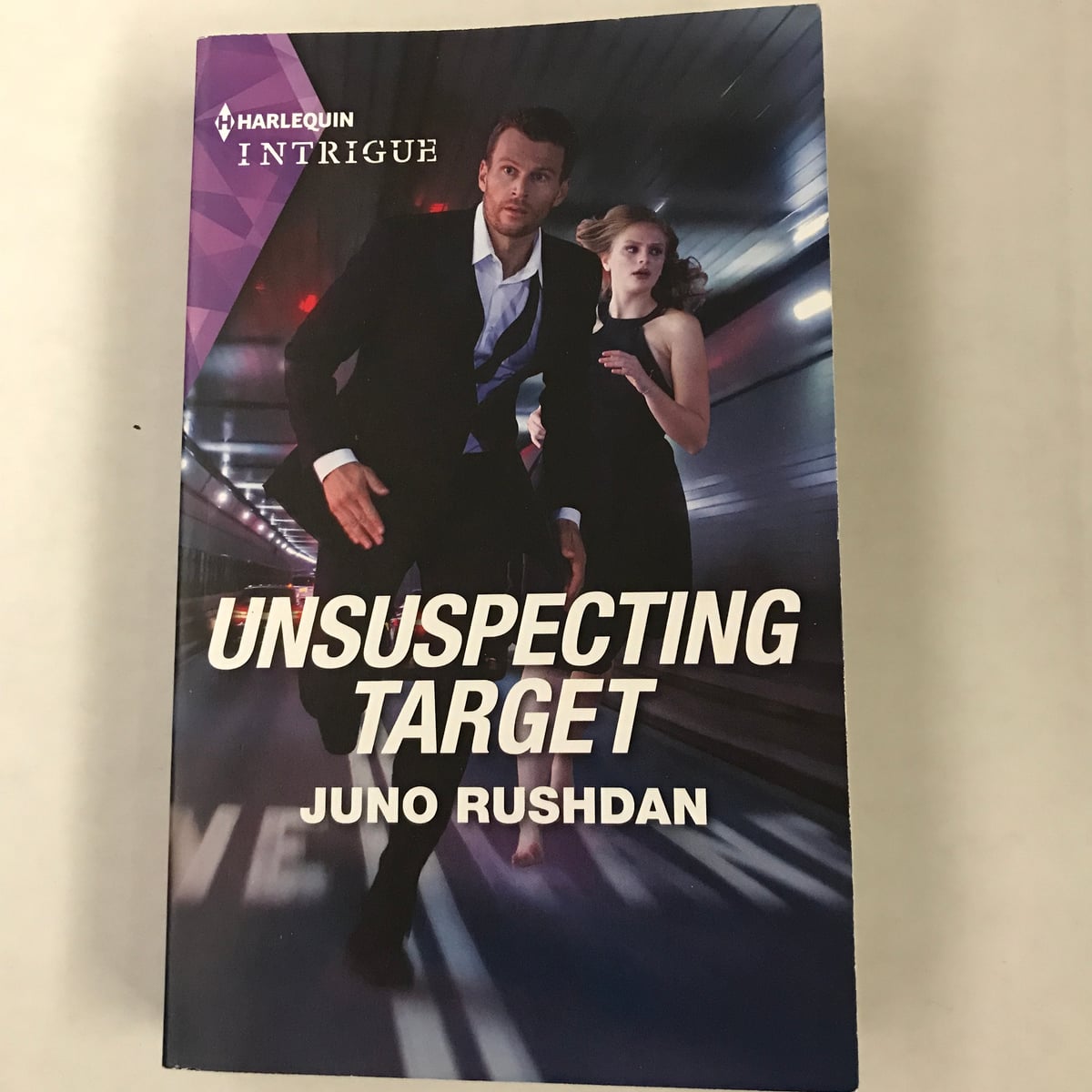Unsuspecting Target by Juno Rushdan, Paperback | Pangobooks