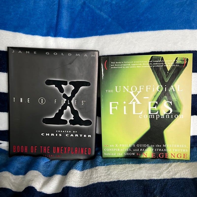 The X Files Book of The Unexplained bundle