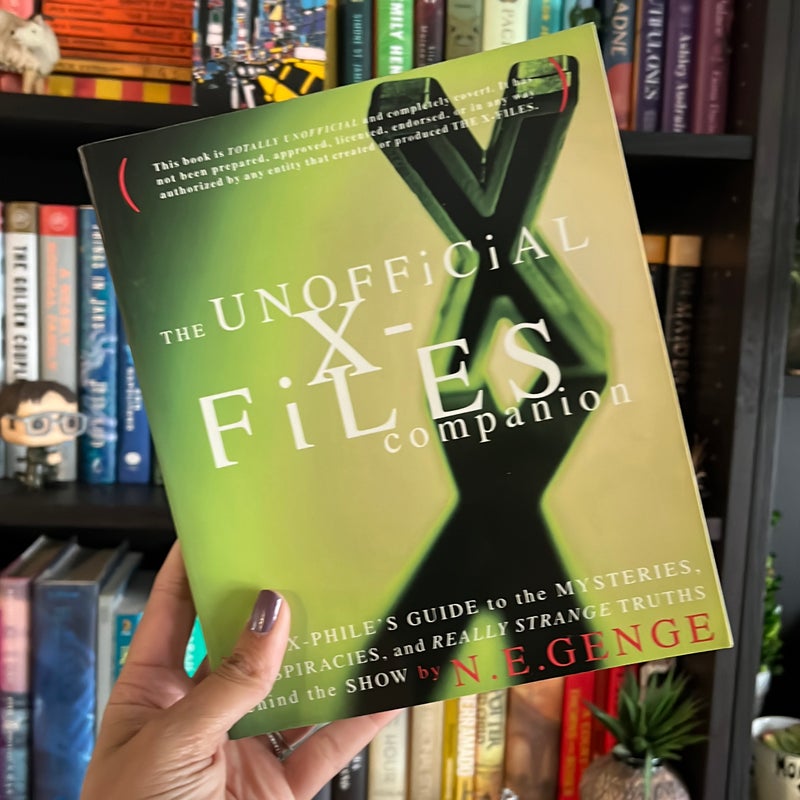The X Files Book of The Unexplained bundle