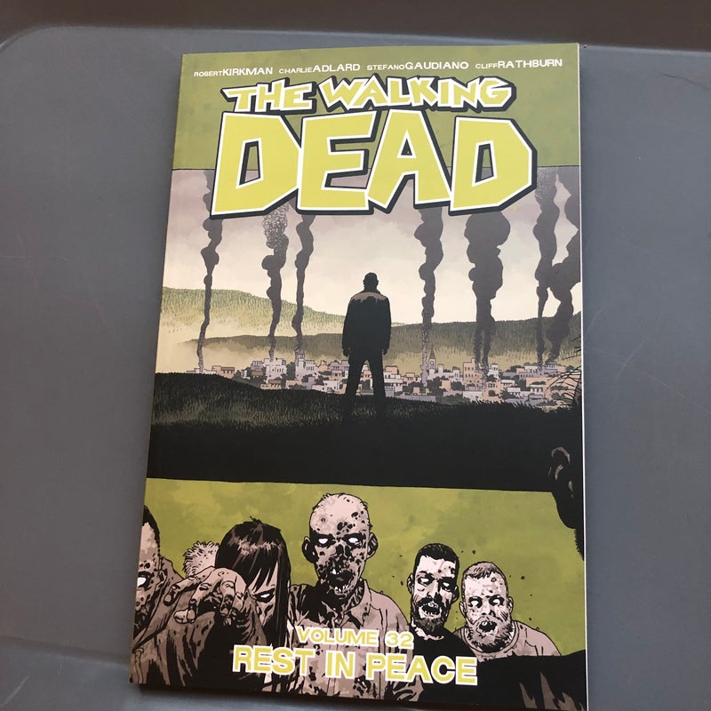 The Walking Dead Volume 32