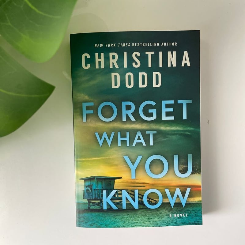 What You Know by Christina Dodd, Paperback Pangobooks