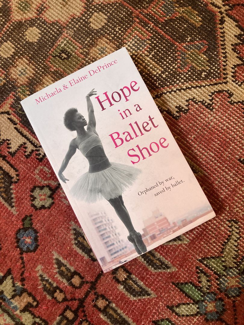 Elaine　Paperback　Hope　in　DePrince,　by　a　Ballet　Michaela　Shoe　DePrince;　Pangobooks