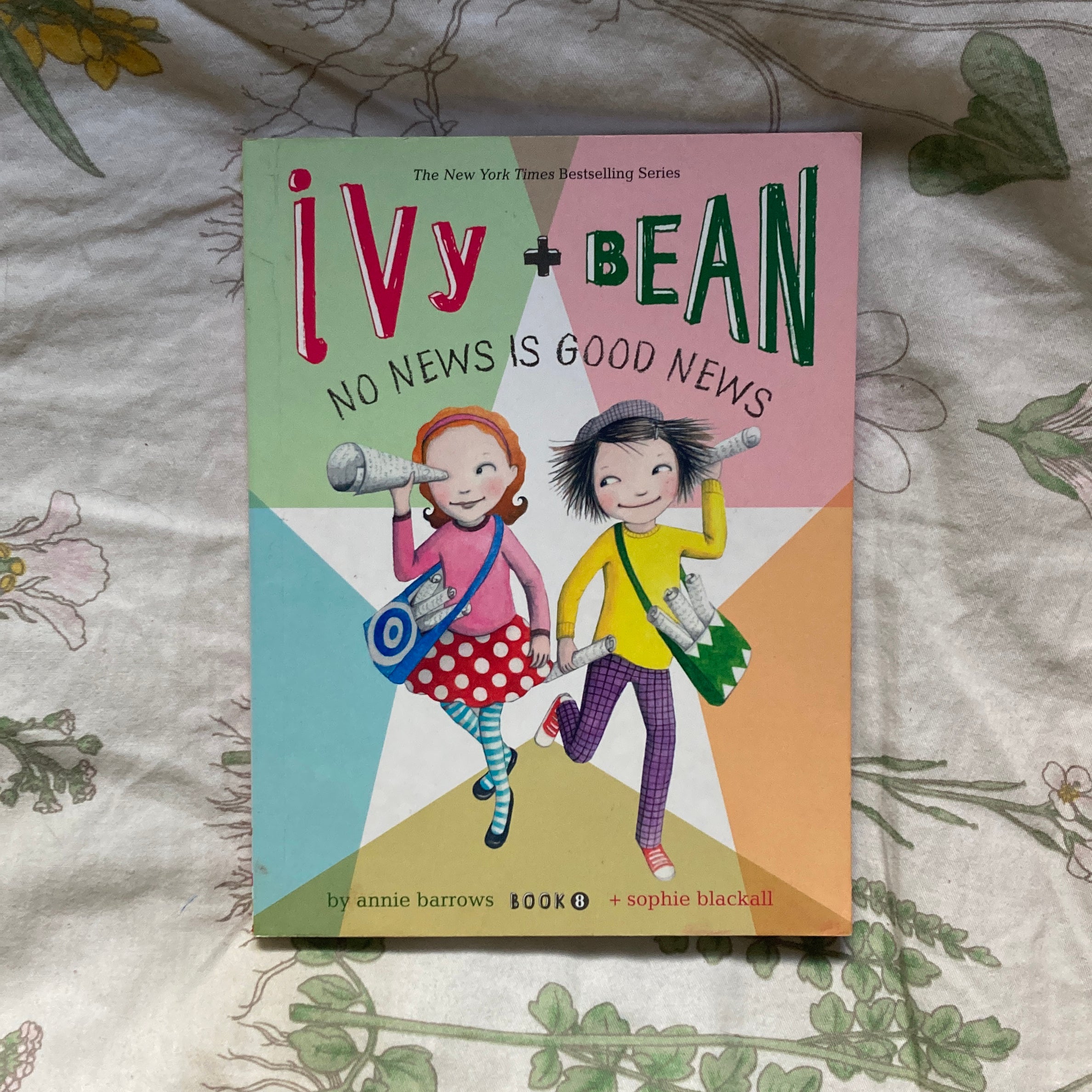 Ivy and Bean No News Is Good News (Book 8)