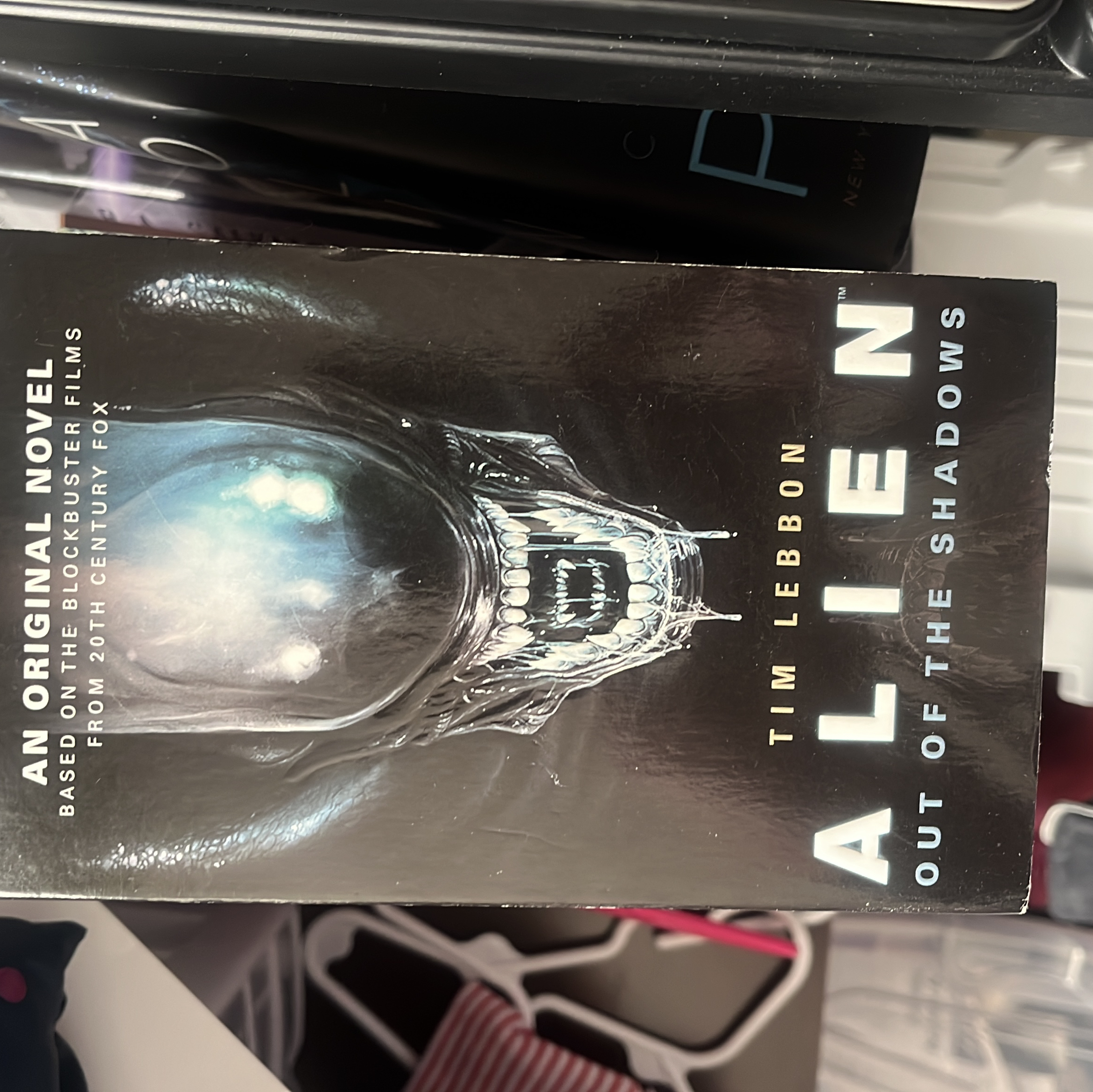 Alien - Out of the Shadows (Book 1)