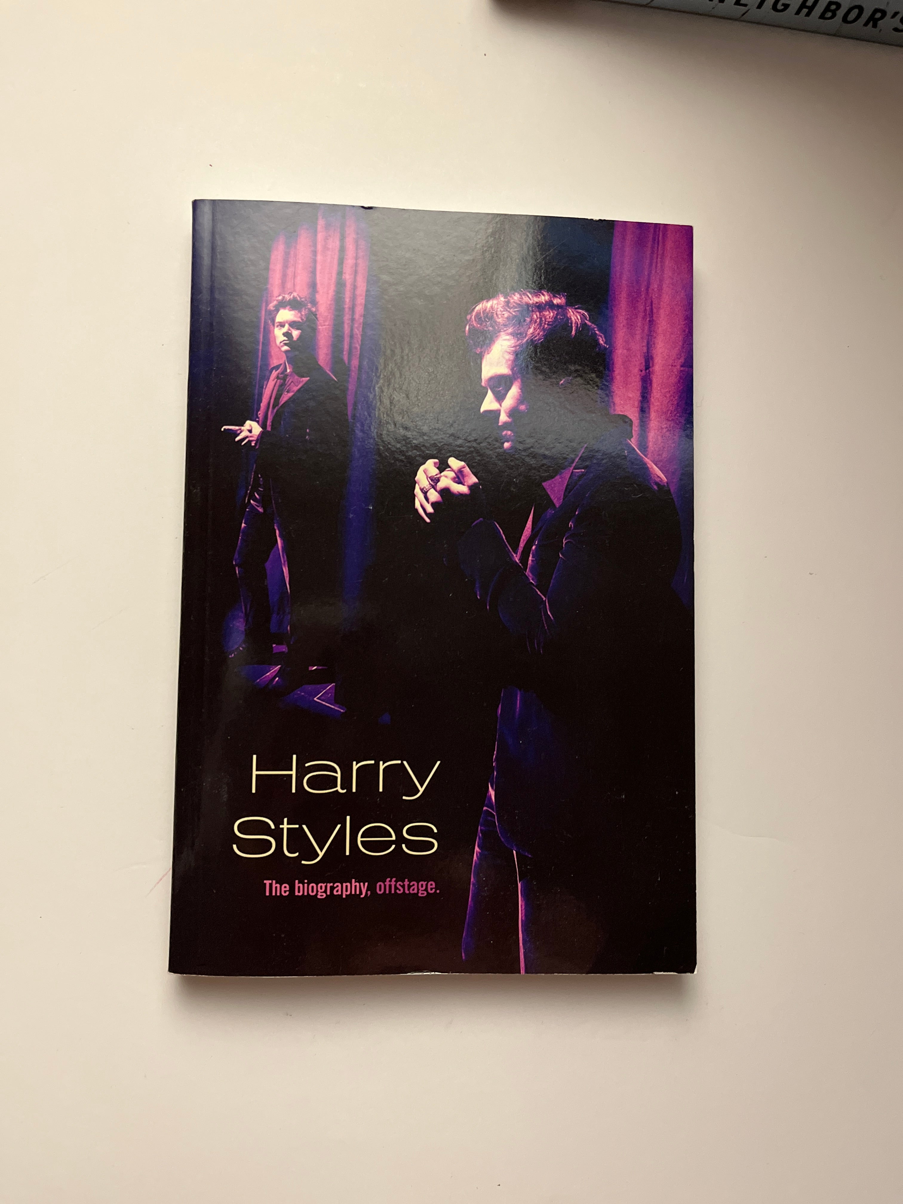 Harry Styles: the Biography, Offstage