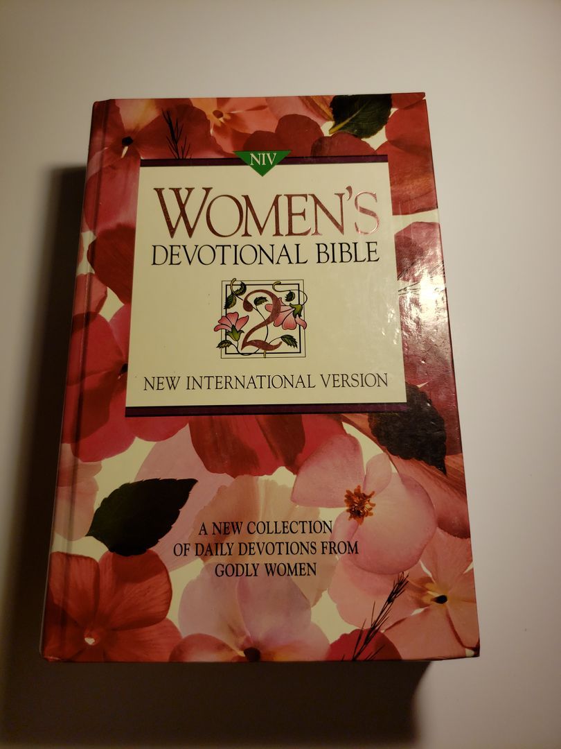 Niv Women's Devotional Bible