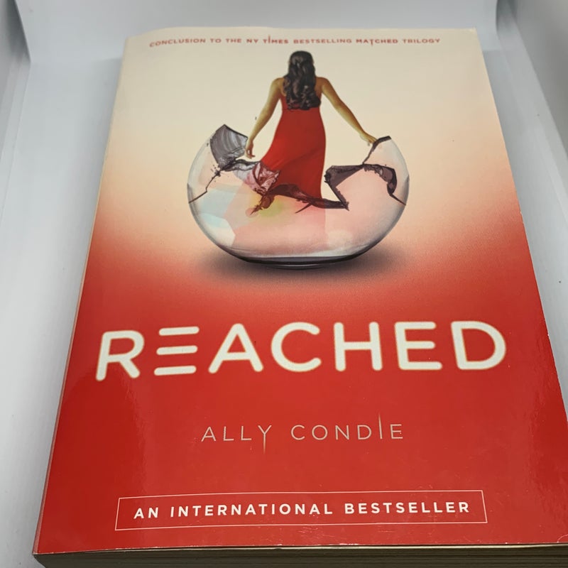 Matched , crossed , reach trilogy 