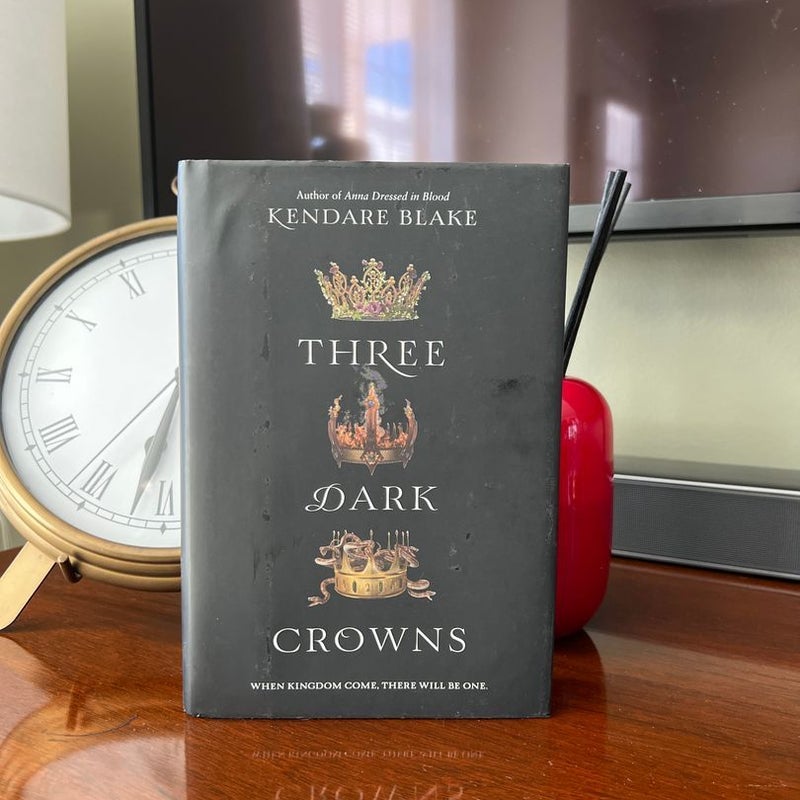 Three Dark Crowns