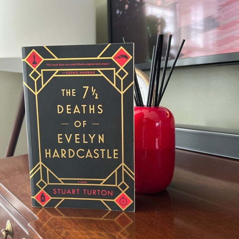 The 7½ Deaths of Evelyn Hardcastle