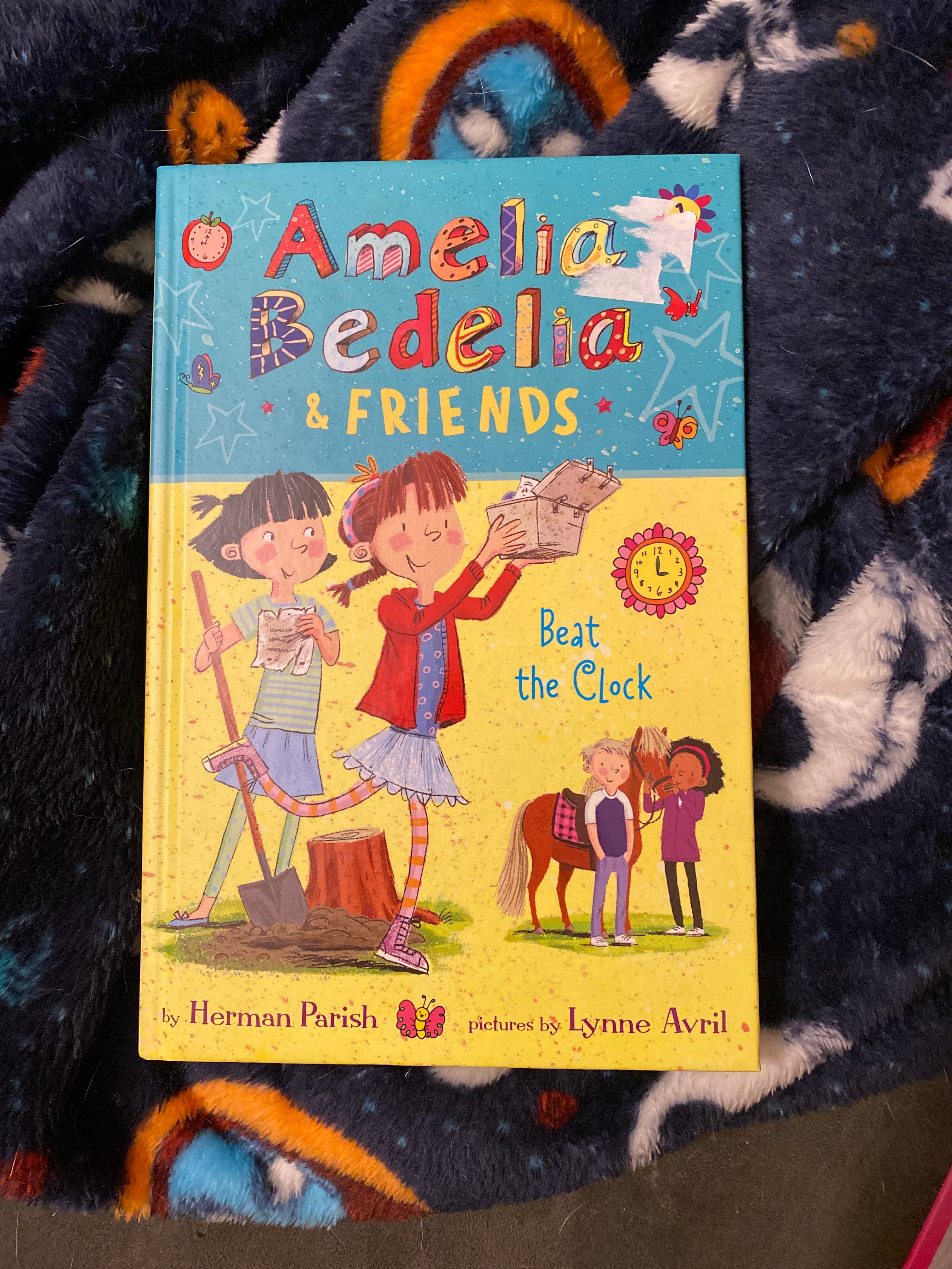 Amelia Bedelia and Friends #1: Amelia Bedelia and Friends Beat the Clock