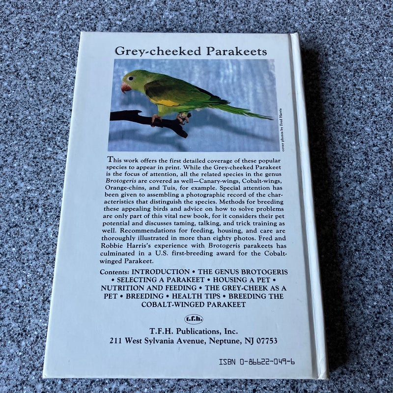 Grey-Cheeked Parakeets and Other Brotogeris