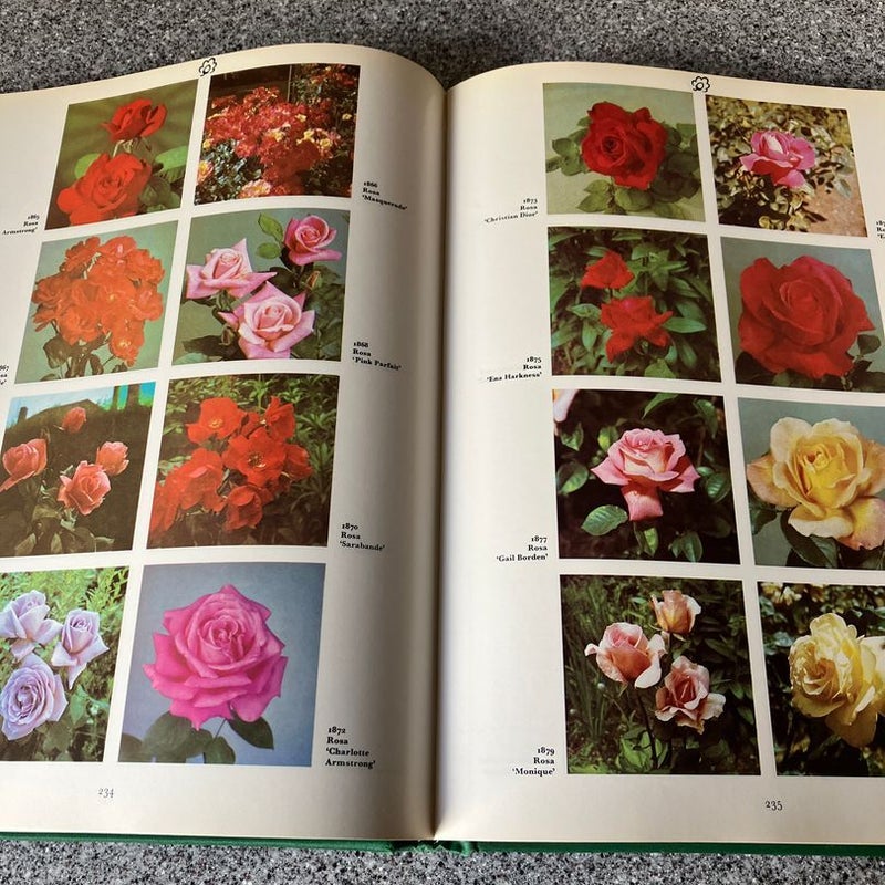 Dictionary of Garden Plants in Colour