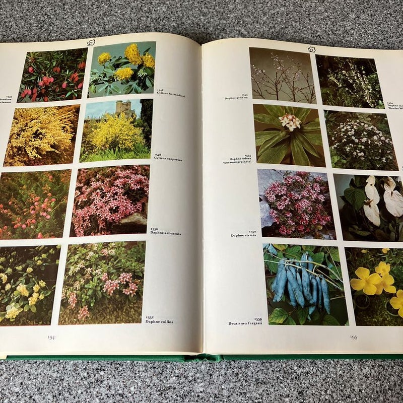 Dictionary of Garden Plants in Colour