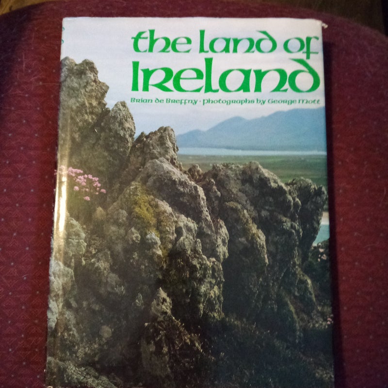 Land of Ireland by Brian De Breffny, Hardcover Pangobooks