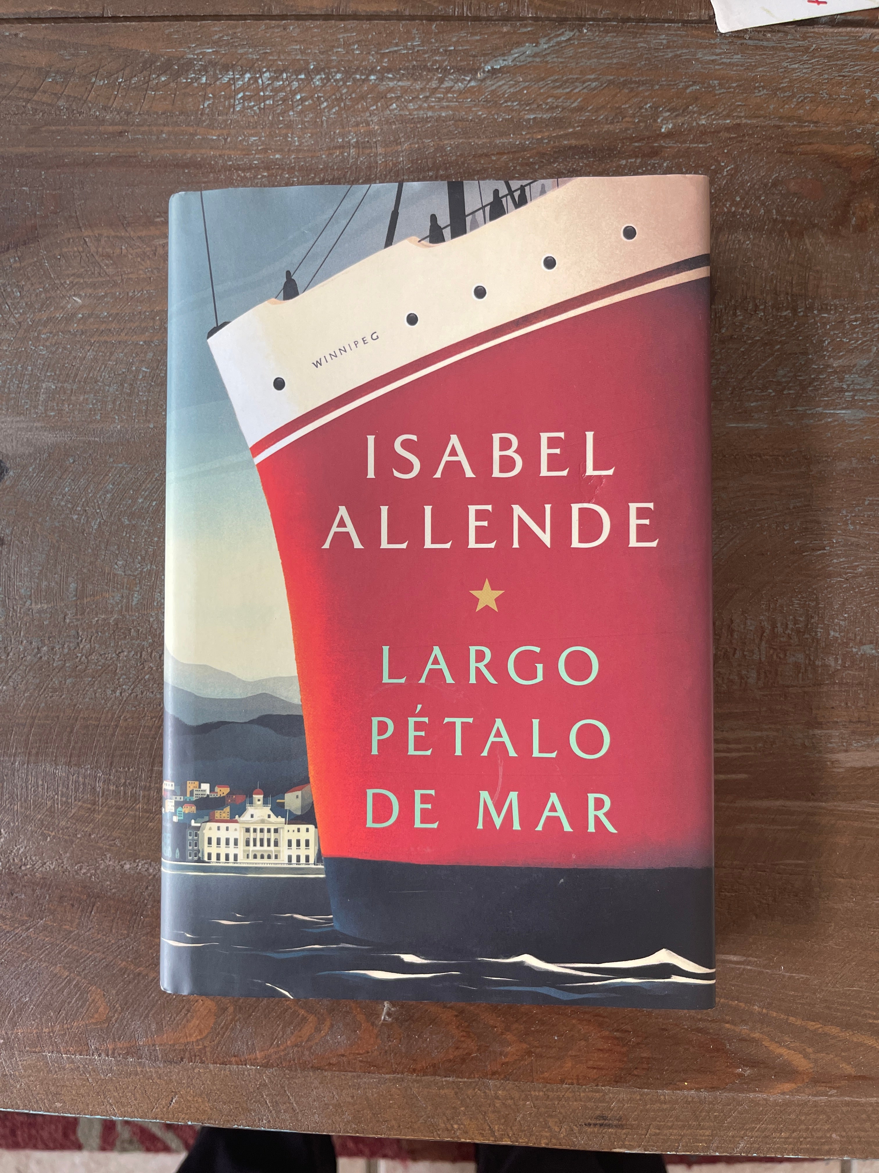 Largo Pétalo de Mar / a Long Petal of the Sea: a Novel