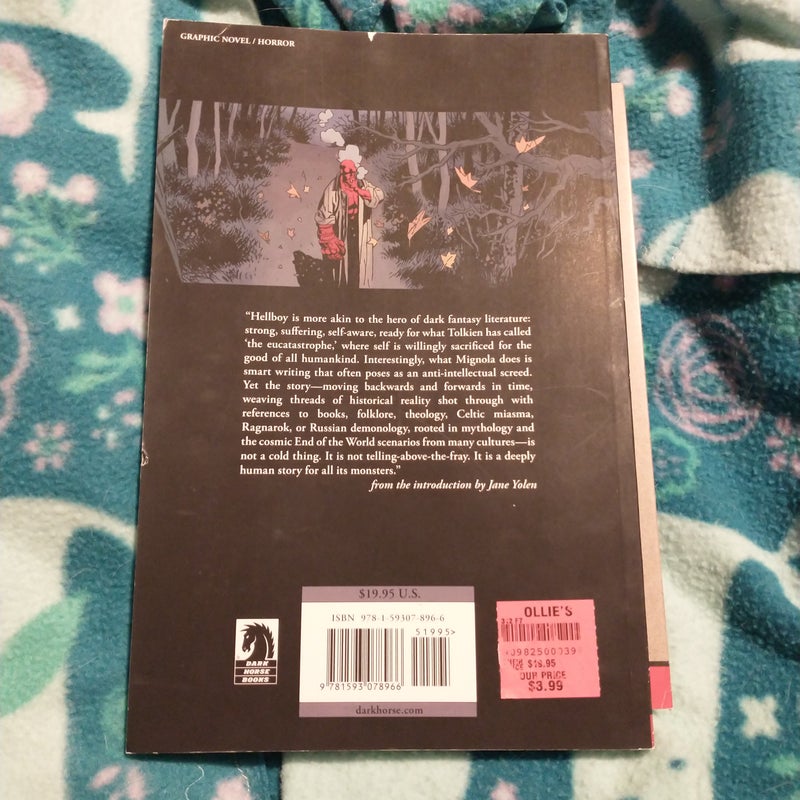 Hellboy Volume 8: Darkness Calls