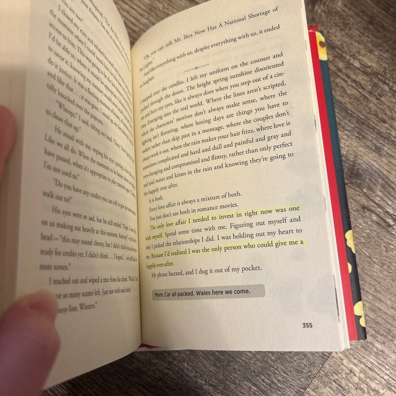 It Only Happens in the Movies by Holly Bourne, Hardcover | Pangobooks