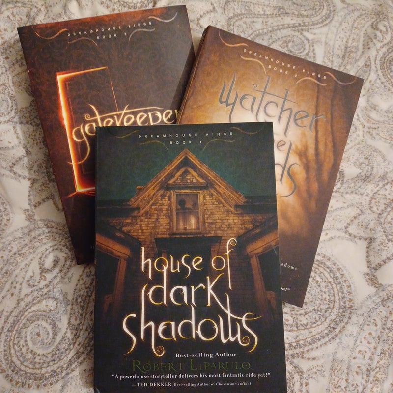 🎃House of Dark Shadows🍂 3 book series