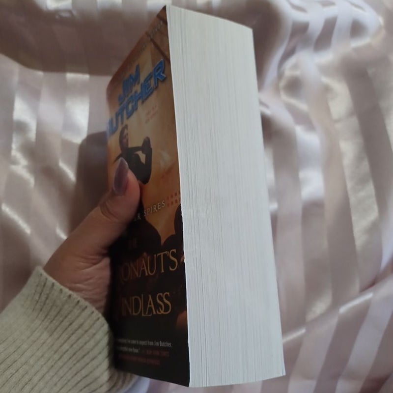 The Cinder Spires the Aeronaut's Windlass by Jim Butcher