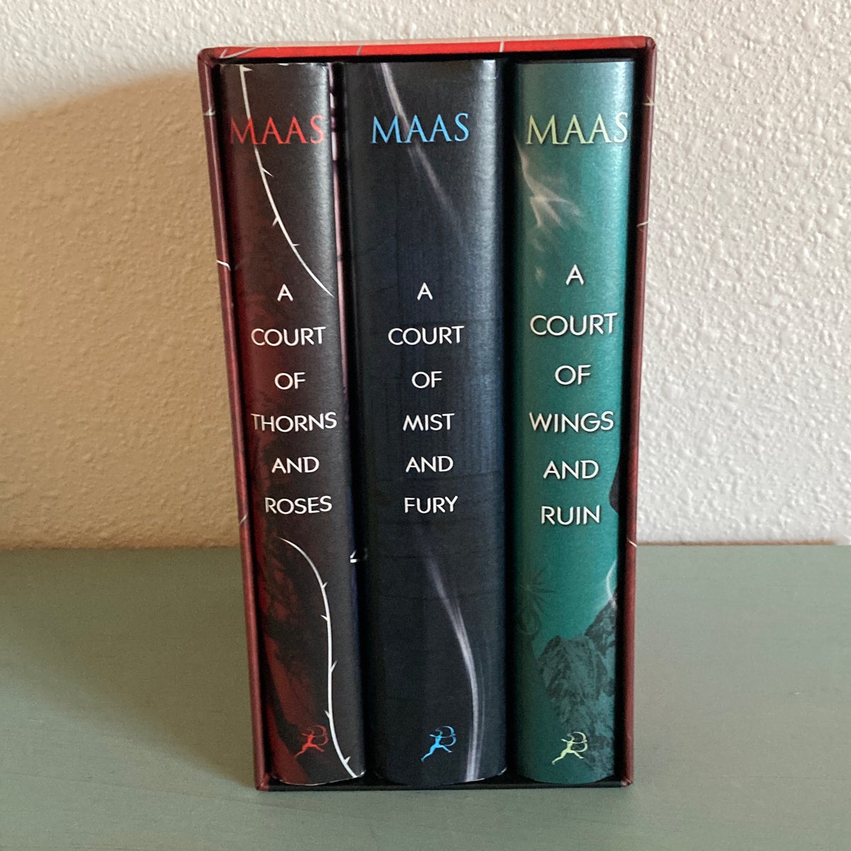 A Court of Thorns and Roses Hardcover Box Set