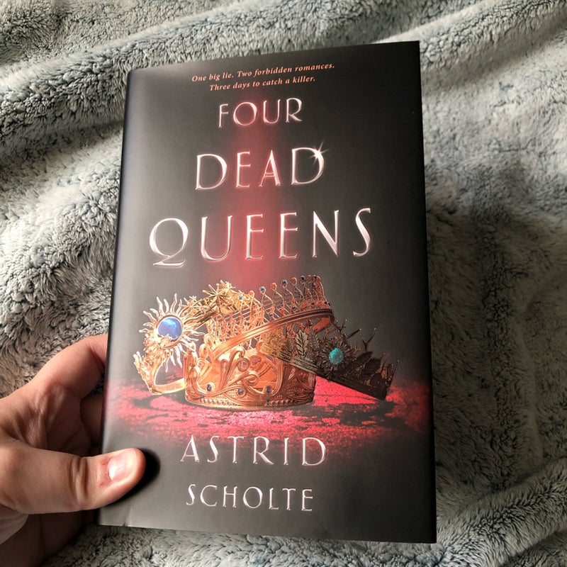 Four Dead Queens *Owlcrate edition*