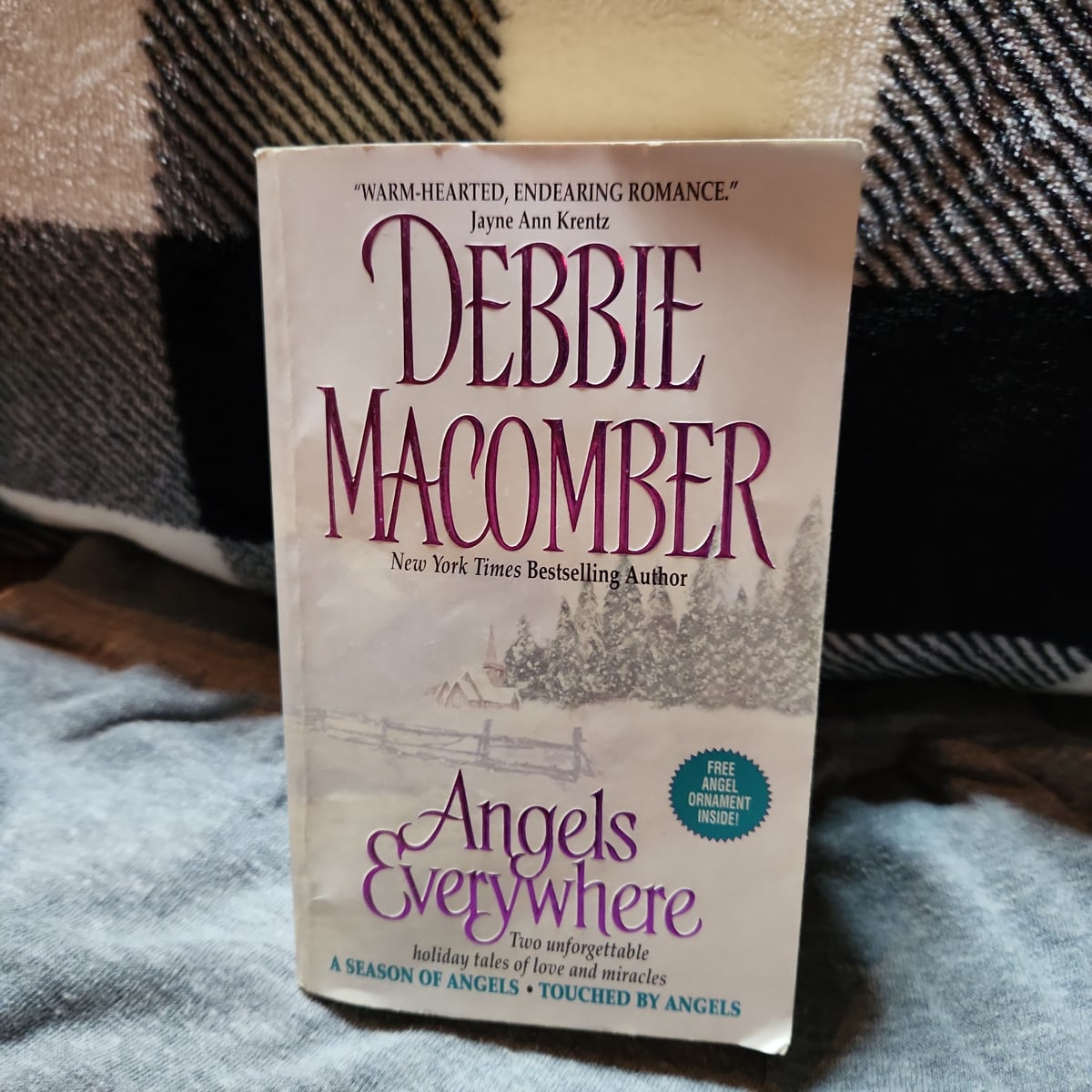 Angels everywhere by Debbie , Paperback Pangobooks