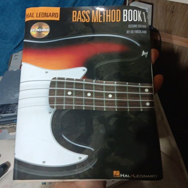 Hal Leonard Bass Method Beginner's Pack [DVD/CD/Book]