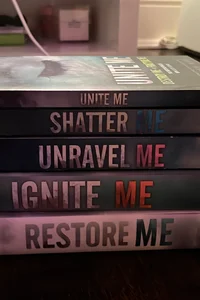 Shatter Me Books 1-4 (including novellas 1-2)
