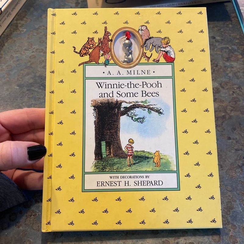 Winnie-the-Pooh and Some Bees Jewelry Book