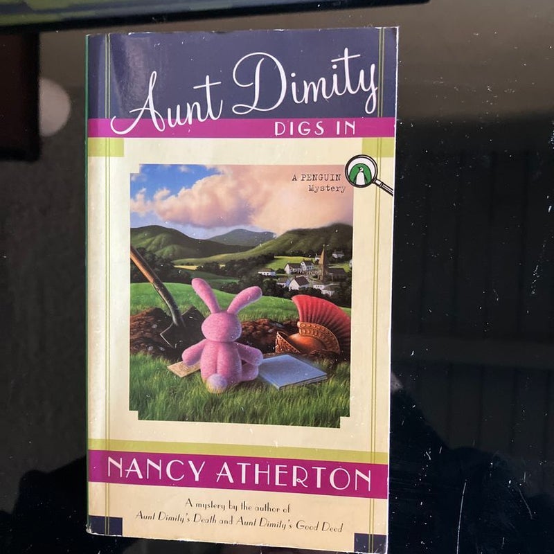 Signed - Aunt Dimity Digs In