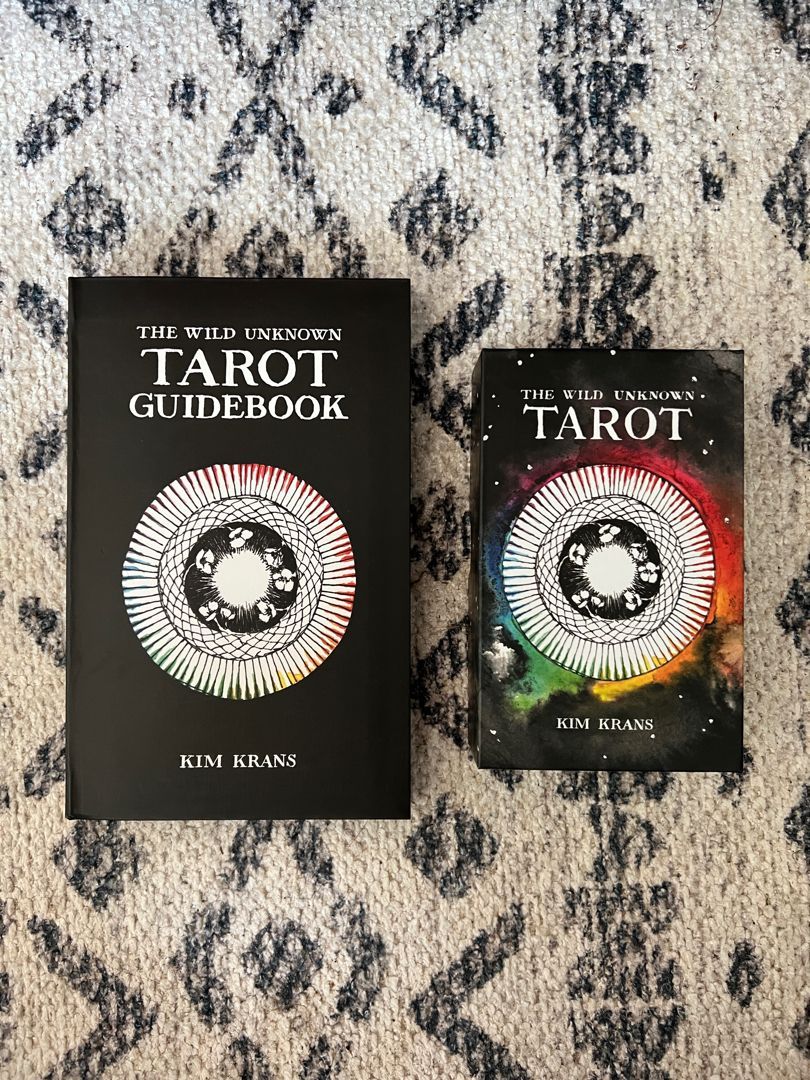 The Wild Unknown Tarot Deck and Guidebook (Official Keepsake Box Set)