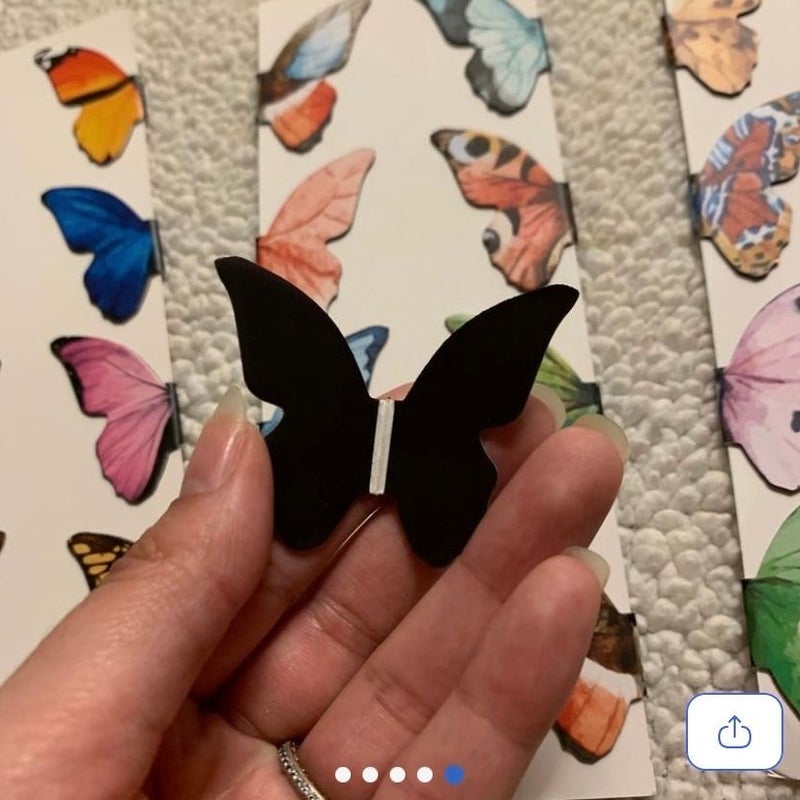 SINGULAR BUTTERFLY SHAPED MAGNETIC BOOKMARK 🔖 