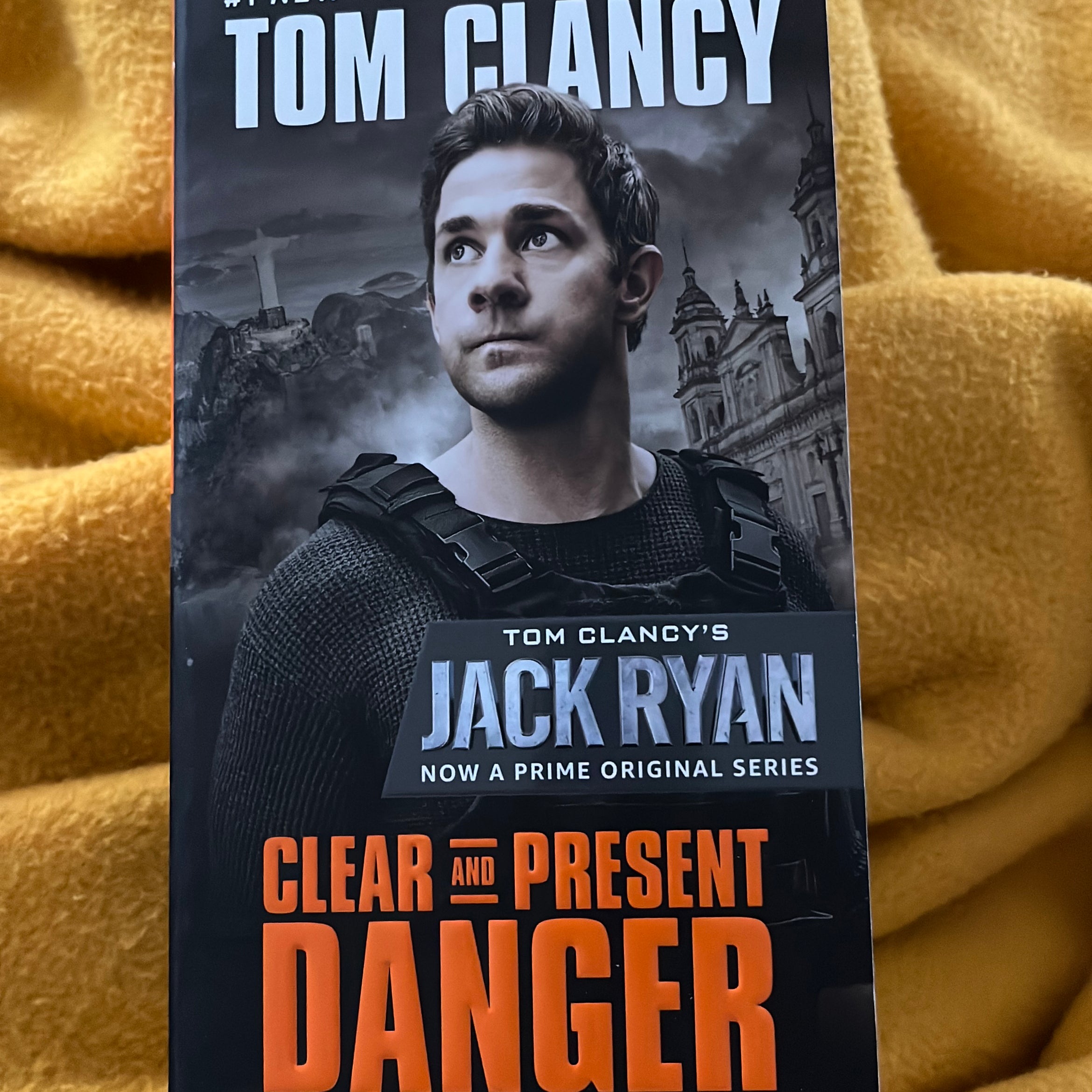 Clear and Present Danger (Movie Tie-In)