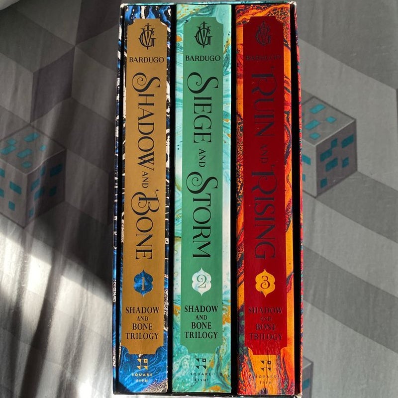 The Shadow and Bone Trilogy Boxed Set