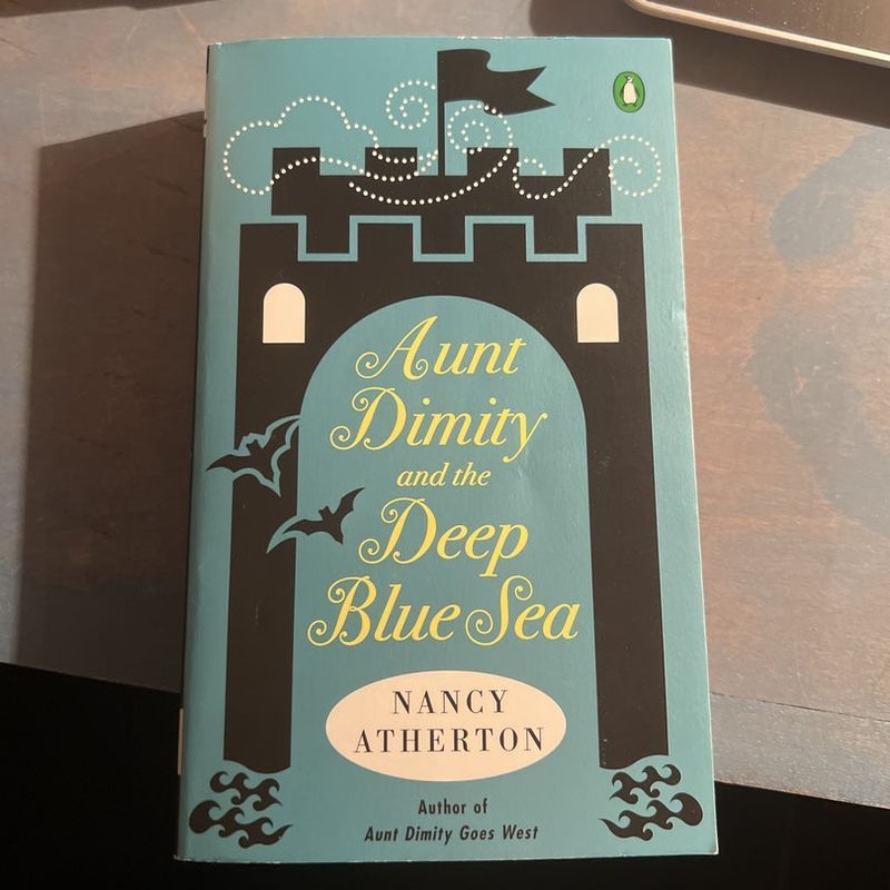 Aunt Dimity and the Deep Blue Sea