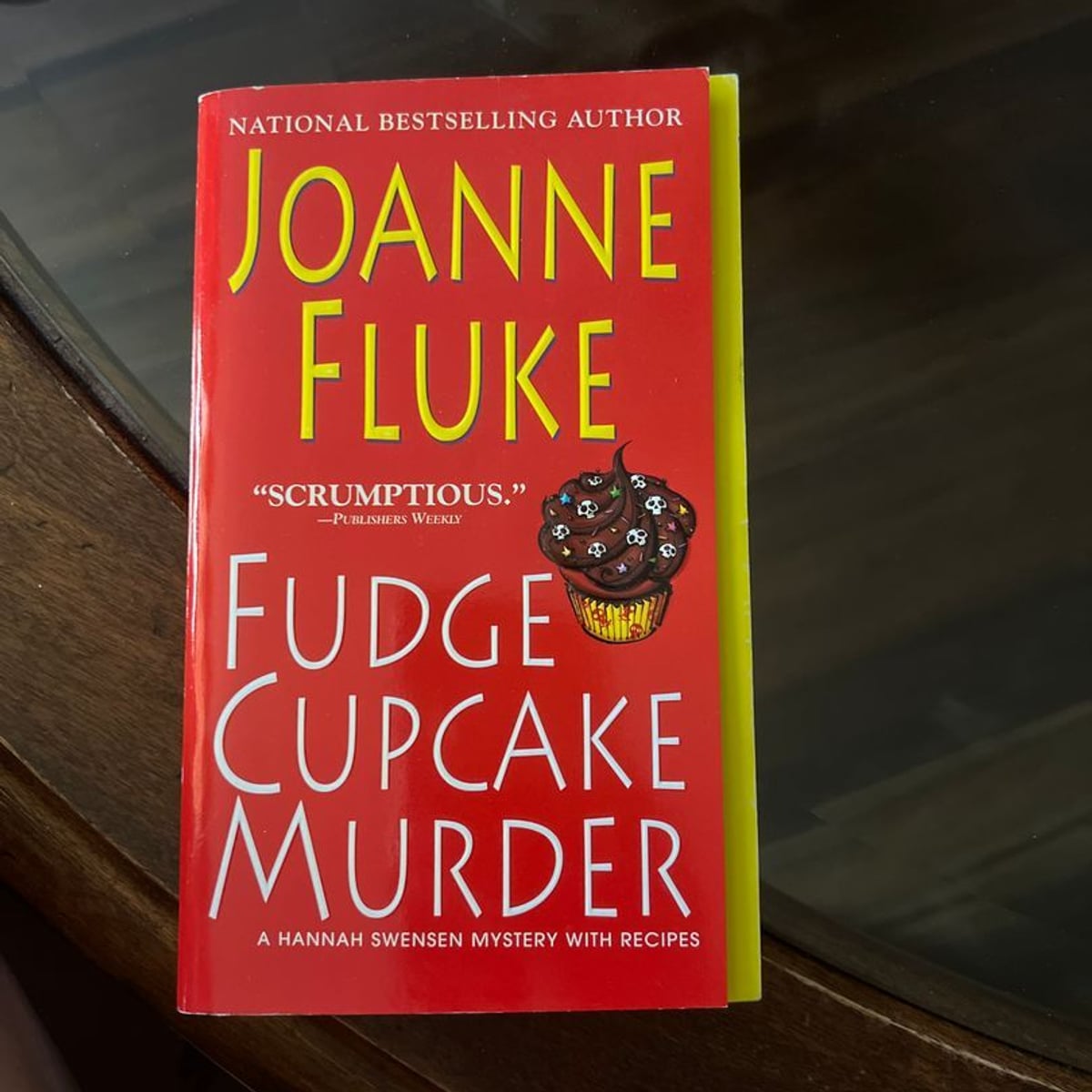 Fudge Cupcake Murder by Joanne Fluke