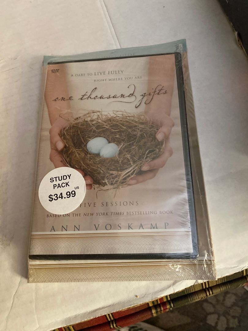 One Thousand Gifts Study Guide with DVD